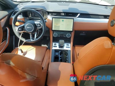 Zdjęcie 8 z 14 samochodu: 2024 JAGUAR F-PACE R-DYNAMIC S VIN:SADCT2FU9RA738966 - miniatura