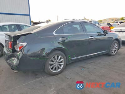 Trzecie zdjęcie samochodu z tyłu: 2012 LEXUS ES 350 BASE VIN:JTHBK1EGXC2482711 - miniatura