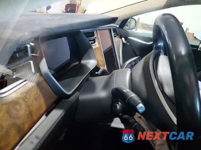 Zdjęcie 9 z 12 samochodu: 2016 TESLA MODEL S VIN:5YJSA1E48GF157777 - miniatura