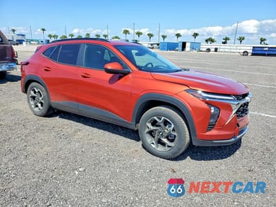 Czwarte zdjęcie samochodu z boku: 2024 CHEVROLET TRAX 1LT VIN:KL77LHE29RC054582 - miniatura