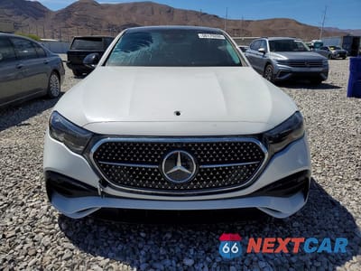 Piąte zdjęcie samochodu w środku: 2024 MERCEDES-BENZ E 350 4MATIC VIN:W1KLF4HB3RA039431 - miniatura