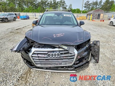 Piąte zdjęcie samochodu w środku: 2019 AUDI Q5 PREMIUM VIN:WA1ANAFY3K2099715 - miniatura