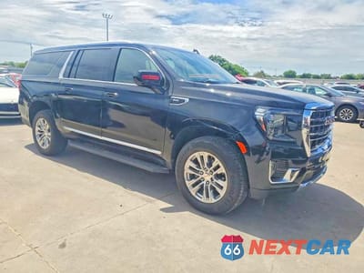 Czwarte zdjęcie samochodu z boku: 2021 GMC YUKON XL C1500 SLT VIN:1GKS1GKD5MR356741 - miniatura