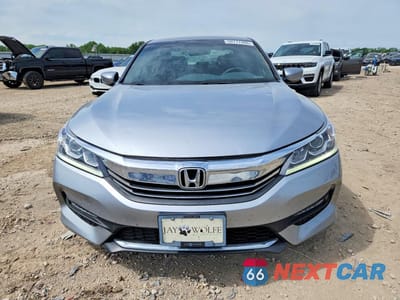 Piąte zdjęcie samochodu w środku: 2017 HONDA ACCORD SPORT VIN:1HGCR2F54HA232819 - miniatura