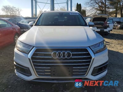 Piąte zdjęcie samochodu w środku: 2018 AUDI Q7 PRESTIGE VIN:WA1VAAF70JD020489 - miniatura