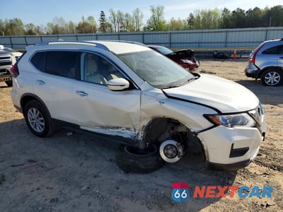 Czwarte zdjęcie samochodu z boku: 2018 NISSAN ROGUE S VIN:JN8AT2MV8JW344952 - miniatura