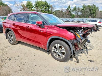 Czwarte zdjęcie samochodu z boku: 2021 TOYOTA HIGHLANDER HYBRID XLE VIN:5TDGBRCH2MS514305 - miniatura
