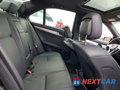 Zdjęcie 10 z 12 samochodu: 2013 MERCEDES-BENZ C 250 VIN:WDDGF4HB6DA851655 - miniatura