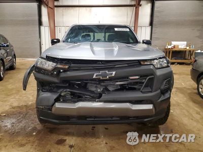 Piąte zdjęcie samochodu w środku: 2026 CHEVROLET COLORADO TRAIL BOSS VIN:1GCPTEEK8T1184728 - miniatura