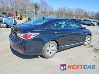Trzecie zdjęcie samochodu z tyłu: 2012 HYUNDAI SONATA HYBRID BASE VIN:KMHEC4A40CA042278 - miniatura
