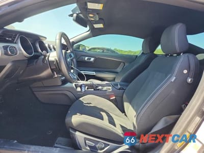 Zdjęcie 7 z 12 samochodu: 2019 FORD MUSTANG VIN:1FA6P8TH1K5175438 - miniatura