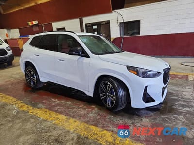 Czwarte zdjęcie samochodu z boku: 2026 BMW X1 M35I VIN:WBX13EF09T5606150 - miniatura