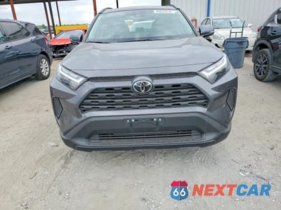 Piąte zdjęcie samochodu w środku: 2024 TOYOTA RAV4 XLE VIN:2T3W1RFV7RC277057 - miniatura
