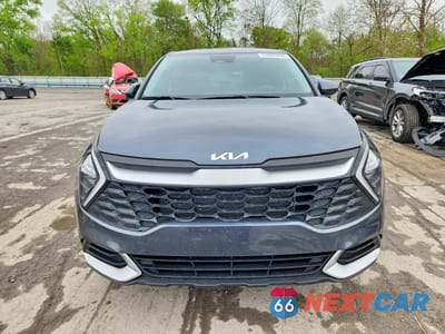 Piąte zdjęcie samochodu w środku: 2023 KIA SPORTAGE LX VIN:KNDPUCAF2P7106992 - miniatura