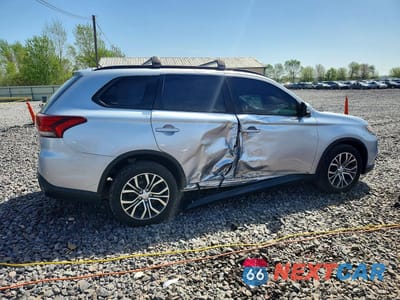 Trzecie zdjęcie samochodu z tyłu: 2016 MITSUBISHI OUTLANDER SE VIN:JA4AZ3A31GZ028135 - miniatura