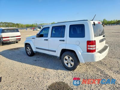Drugie zdjęcie samochodu z przodu: 2011 JEEP LIBERTY SPORT VIN:1J4PP2GK3BW580464 - miniatura