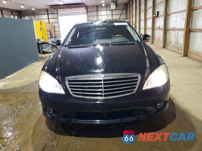 Piąte zdjęcie samochodu w środku: 2008 MERCEDES-BENZ S 550 VIN:WDDNG71X38A223554 - miniatura