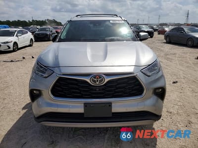 Piąte zdjęcie samochodu w środku: 2021 TOYOTA HIGHLANDER PLATINUM VIN:5TDFZRAH4MS084920 - miniatura