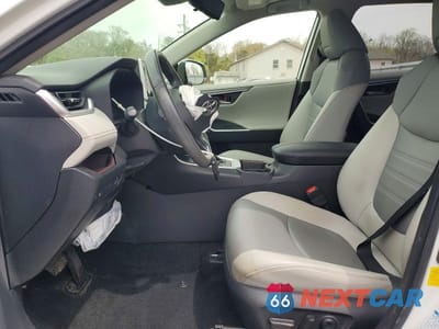 Zdjęcie 7 z 13 samochodu: 2019 TOYOTA RAV4 HYBRID LIMITED VIN:JTMDWRFV4KJ007425 - miniatura