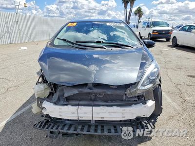 Piąte zdjęcie samochodu w środku: 2018 TOYOTA PRIUS C FOUR VIN:JTDKDTB39J1606558 - miniatura