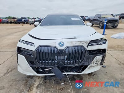 Piąte zdjęcie samochodu w środku: 2025 BMW I7 EDRIVE50 VIN:WBY43EJ06SCU33780 - miniatura