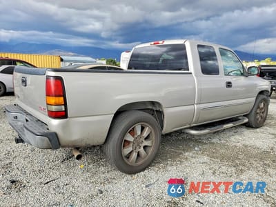 Trzecie zdjęcie samochodu z tyłu: 2005 GMC NEW SIERRA C1500 VIN:2GTEC19T851335731 - miniatura