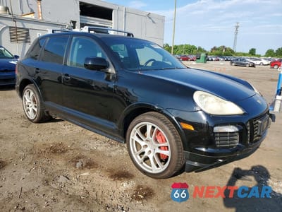 Czwarte zdjęcie samochodu z boku: 2009 PORSCHE CAYENNE GTS VIN:WP1AD29P69LA65661 - miniatura