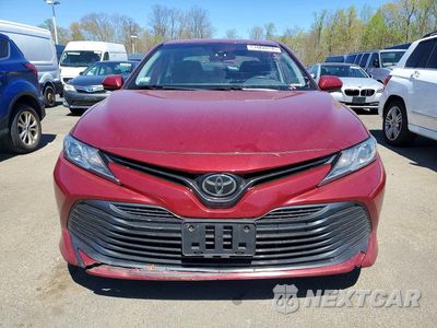 Piąte zdjęcie samochodu w środku: 2020 TOYOTA CAMRY LE VIN:4T1C11AK6LU898631 - miniatura
