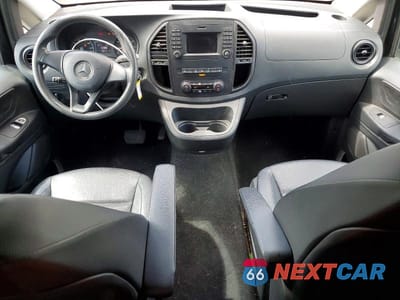 Zdjęcie 8 z 13 samochodu: 2018 MERCEDES-BENZ METRIS VIN:WD4PG2EE2J3363478 - miniatura