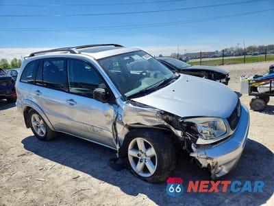 Czwarte zdjęcie samochodu z boku: 2004 TOYOTA RAV4 BASE VIN:JTEHD20V246022093 - miniatura