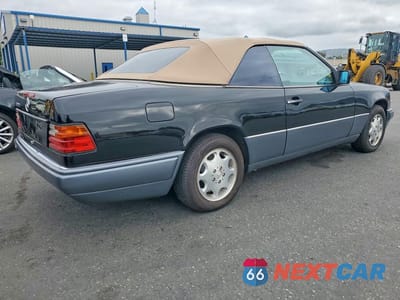 Trzecie zdjęcie samochodu z tyłu: 1995 MERCEDES-BENZ E-CLASS 320 VIN:WDBEA66EXSC276601 - miniatura