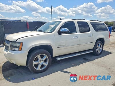 Drugie zdjęcie samochodu z przodu: 2014 CHEV SUBURBAN K1500 LTZ VIN:1GNSKKE73ER148710 - miniatura