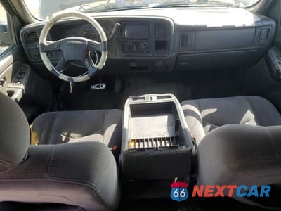 Zdjęcie 8 z 11 samochodu: 2005 GMC NEW SIERRA K1500 VIN:2GTEK13T651233176 - miniatura