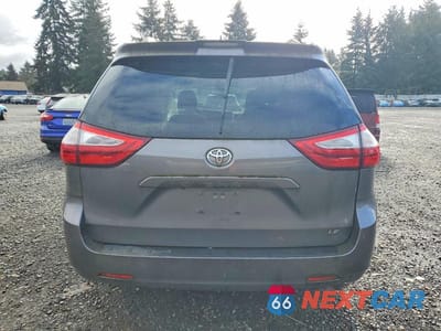 Zdjęcie 6 z 13 samochodu: 2018 TOYOTA SIENNA LE VIN:5TDKZ3DC0JS949194 - miniatura