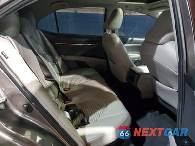 Zdjęcie 10 z 13 samochodu: 2020 TOYOTA CAMRY HYBRID SE VIN:4T1J31AK7LU012267 - miniatura