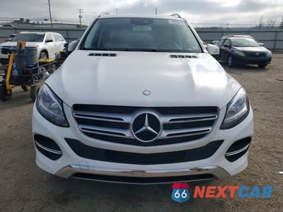 Piąte zdjęcie samochodu w środku: 2016 MERCEDES-BENZ GLE 300D 4MATIC VIN:4JGDA0EB5GA622196 - miniatura