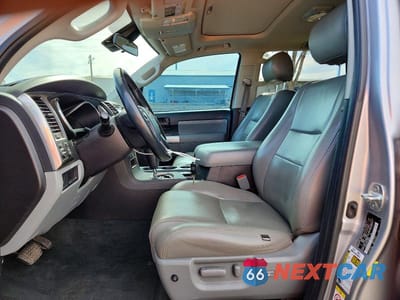 Zdjęcie 7 z 14 samochodu: 2018 TOYOTA SEQUOIA SR5 VIN:5TDBY5G11JS158407 - miniatura