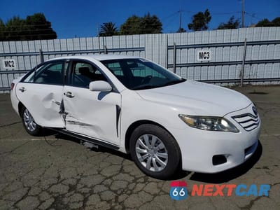 Czwarte zdjęcie samochodu z boku: 2010 TOYOTA CAMRY LE VIN:4T1BF3EK6AU560954 - miniatura