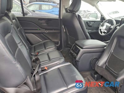 Zdjęcie 10 z 12 samochodu: 2025 LINCOLN AVIATOR VIN:5LM5J0XC0SGL22451 - miniatura