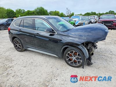 Czwarte zdjęcie samochodu z boku: 2021 BMW X1 XDRIVE28I VIN:WBXJG9C02M3M78525 - miniatura