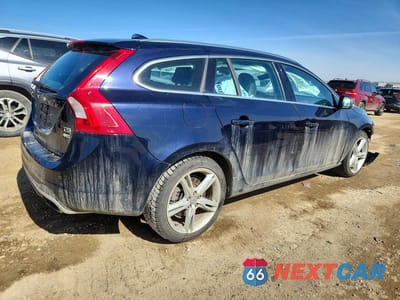 Trzecie zdjęcie samochodu z tyłu: 2017 VOLVO V60 PREMIER VIN:YV140MSK7H1333903 - miniatura