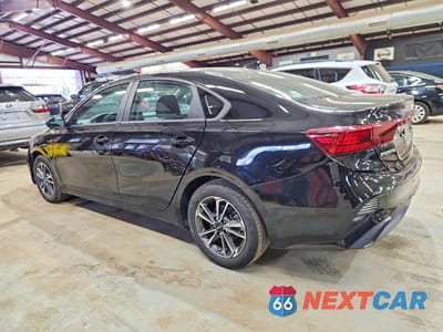 Drugie zdjęcie samochodu z przodu: 2023 KIA FORTE LXS VIN:3KPF24AD1PE538382 - miniatura
