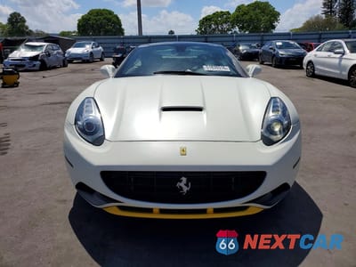 Piąte zdjęcie samochodu w środku: 2011 FERRARI CALIFORNIA VIN:ZFF65LJA3B0178624 - miniatura