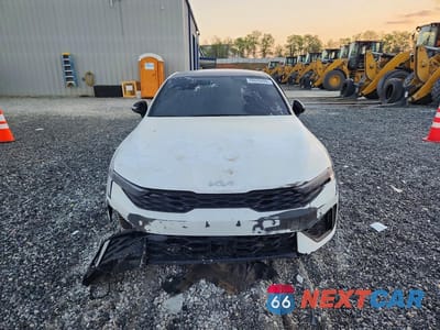 Piąte zdjęcie samochodu w środku: 2025 KIA K5 GT-LINE VIN:KNAG64J7XS5308425 - miniatura