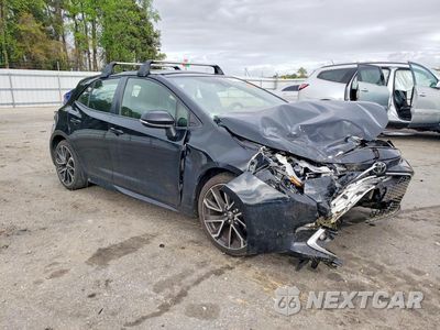 Czwarte zdjęcie samochodu z boku: 2020 TOYOTA COROLLA HATCHBACK XSE VIN:JTNC4RBEXL3074586 - miniatura