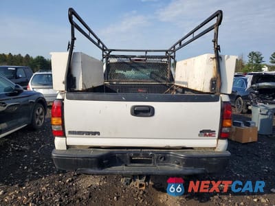 Zdjęcie 6 z 11 samochodu: 2005 GMC SIERRA C2500 HEAVY DUTY VIN:1GTHC29U85E257865 - miniatura