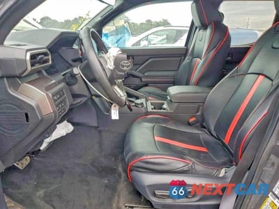 Zdjęcie 7 z 11 samochodu: 2024 TOYOTA TACOMA TRD SPORT VIN:3TMLB5JN5RM001119 - miniatura