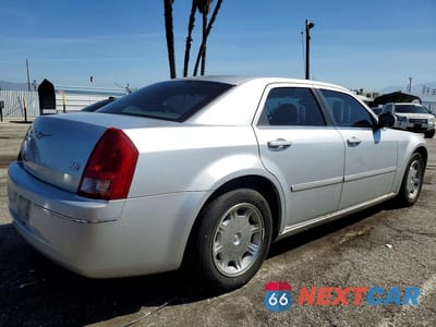 Trzecie zdjęcie samochodu z tyłu: 2006 CHRYSLER 300 TOURING VIN:2C3KA53G56H116380 - miniatura