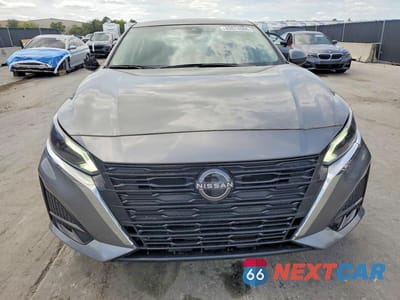 Piąte zdjęcie samochodu w środku: 2023 NISSAN ALTIMA SV VIN:1N4BL4DV4PN366804 - miniatura