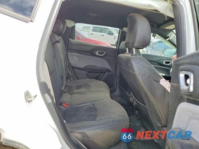 Zdjęcie 11 z 13 samochodu: 2024 JEEP COMPASS LATITUDE VIN:3C4NJDBN5RT119438 - miniatura